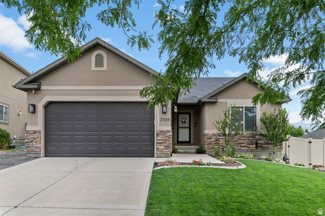 7555 N Pinecone Rd — photo