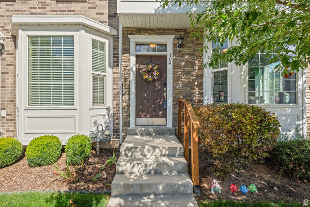 704 N 220 E — photo
