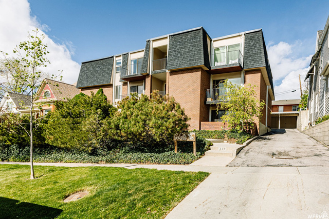 229 N B St #6 — photo