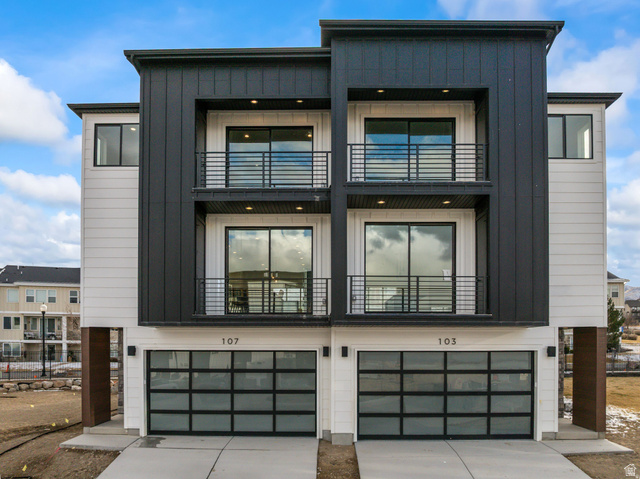 103 E Palmer Ln — photo