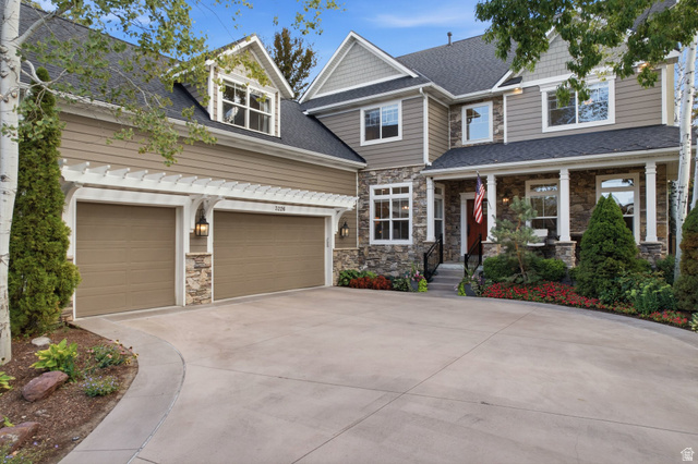3226 E Marthas CV — photo