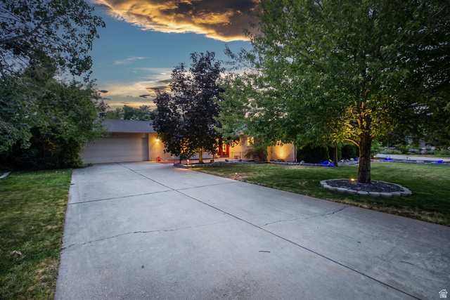 3704 E Brighton Point Dr — photo