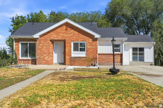 480 Highland Dr — photo