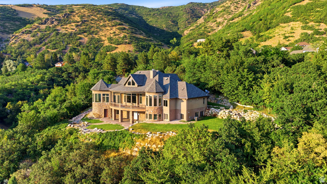 2527 E Bonneville Terrace Dr — photo