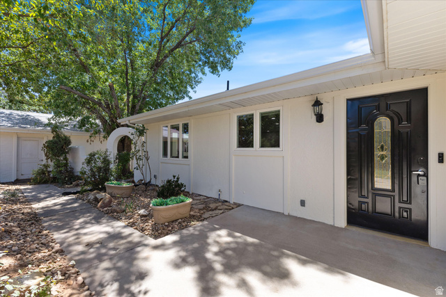 8191 N Sapphire Dr — photo