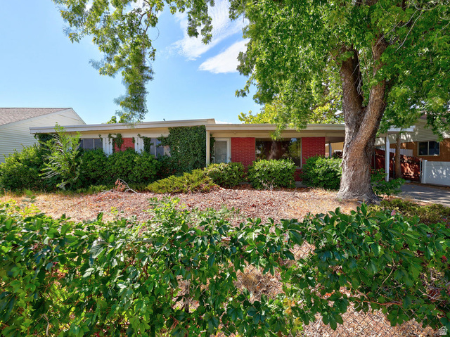 549 W Echo Dr — photo