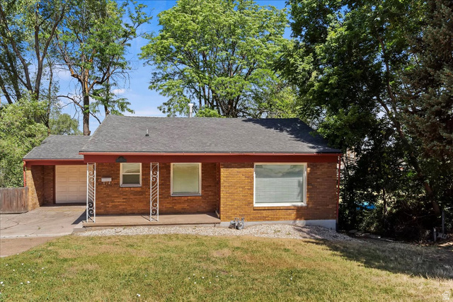 15 E Sylvia Dr — photo