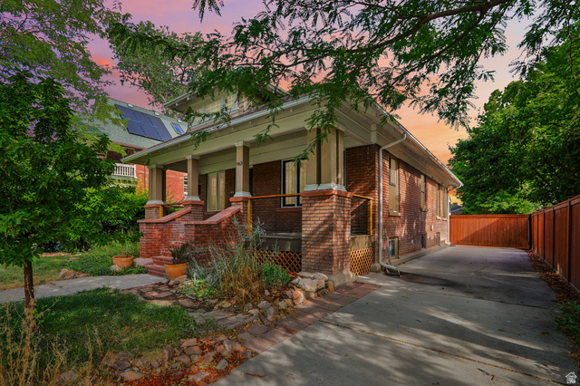 963 E Logan Ave — photo