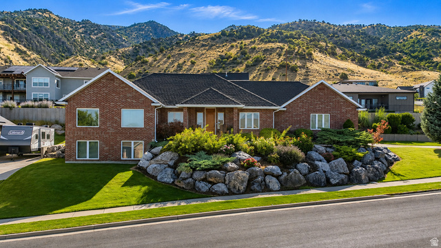 770 Eagleview Dr — photo