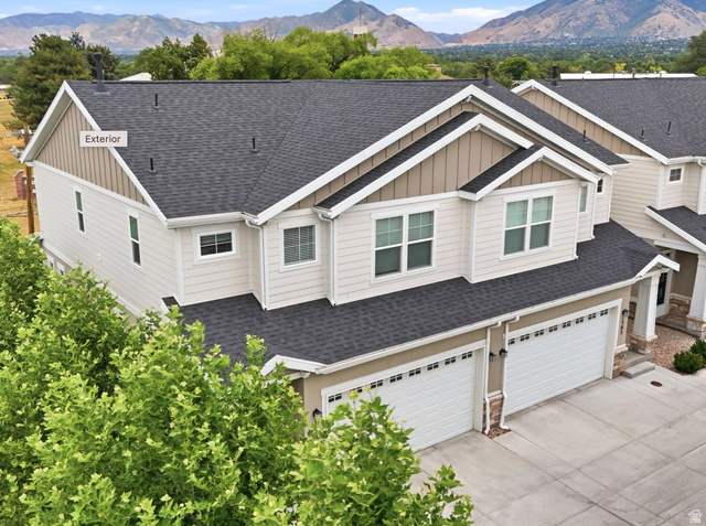 1303 E Weyburn Ln — photo