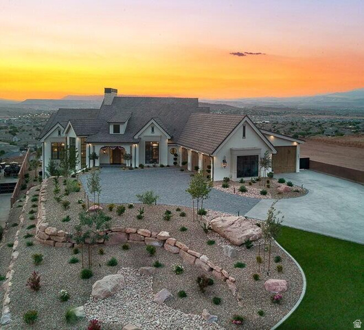 3021 E Banded Hills Dr — photo