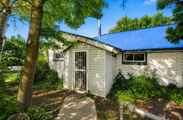 7455 N Capitol Hill Rd — photo