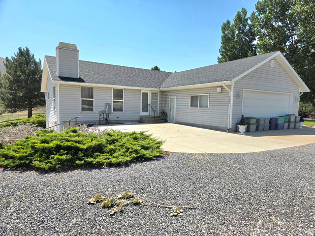 1155 W Henefer Rd — photo