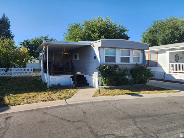 1126 W Carmellia Dr — photo
