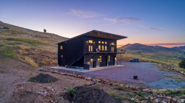 8099 N Strawberry Dr — photo