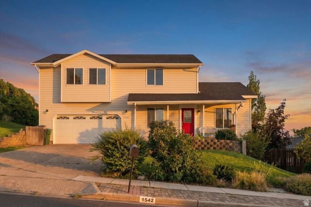 1542 E Granada Dr — photo
