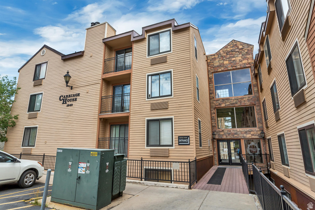 1940 Prospector Ave #401 — photo