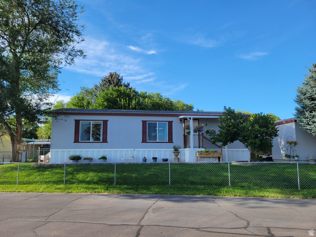 237 Fremont Way — photo
