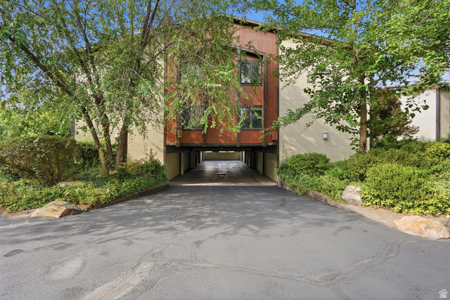 617 E Taylor Ln #C — photo