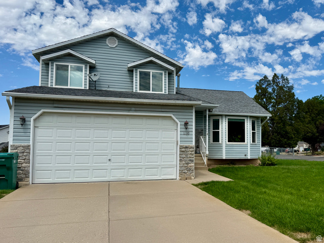 1139 E Meadow Way Dr — photo