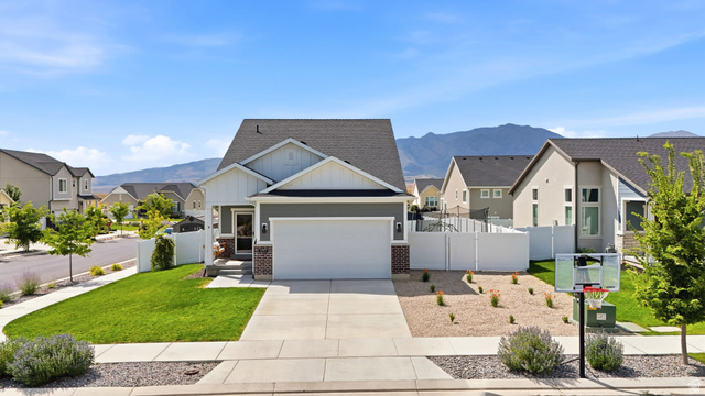 6393 N Pine Tree Way — photo