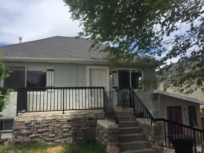 1040 W Columbia Ln — photo
