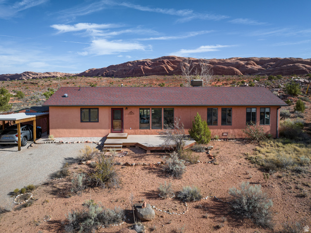 1687 Highland Dr — photo