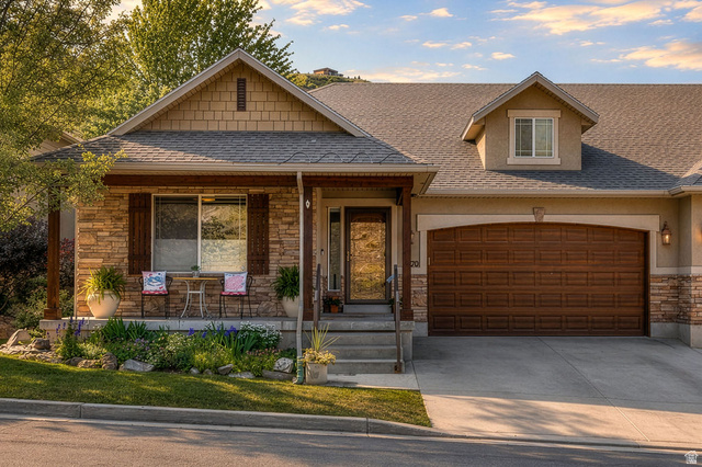 1370 E Meadow Valley Dr — photo