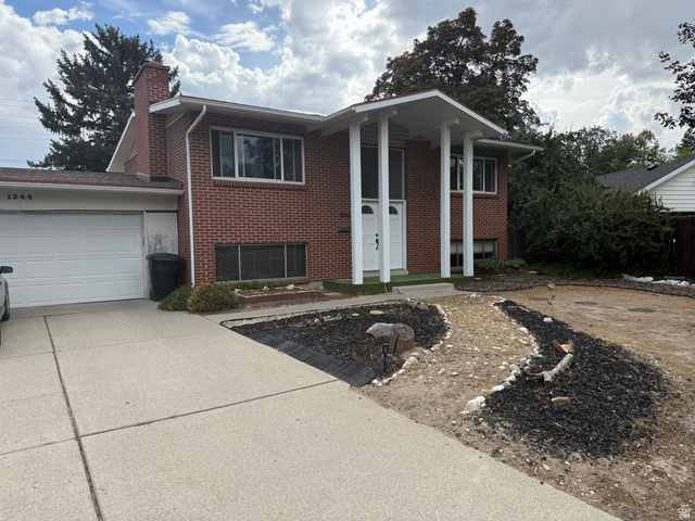 1244 E Greenfield Cir — photo