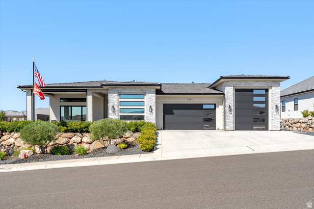 2157 N Sunburn Dr — photo