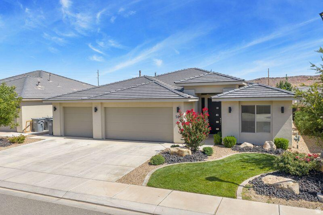581 S Orange Dr — photo