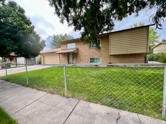 565 N Pamela Way — photo