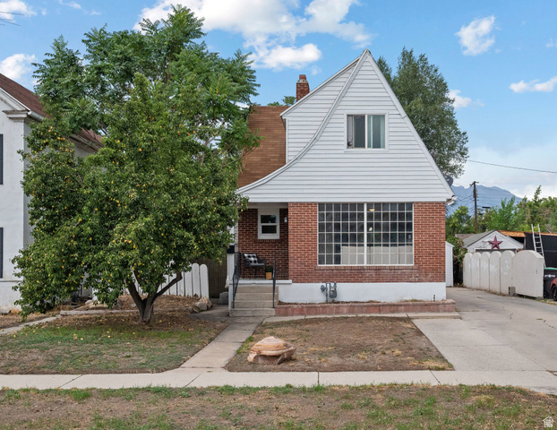 588 W 400 S — photo 2