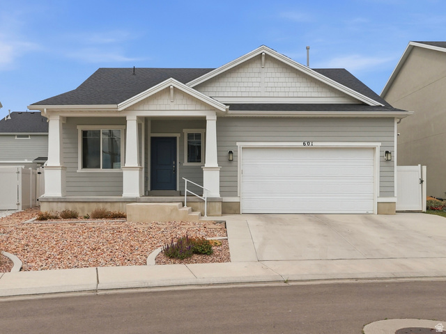 601 N Pear Dr — photo