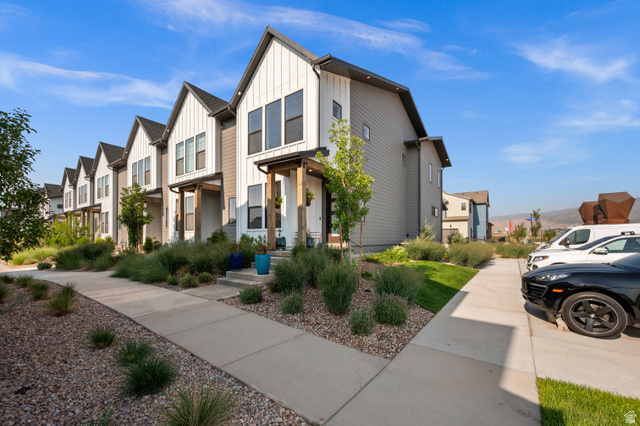 3189 N Stardew St — photo