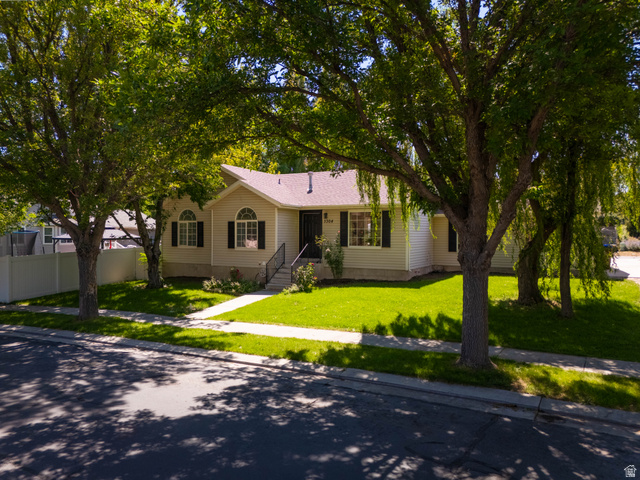 3304 E Sparrowhawk Cir — photo