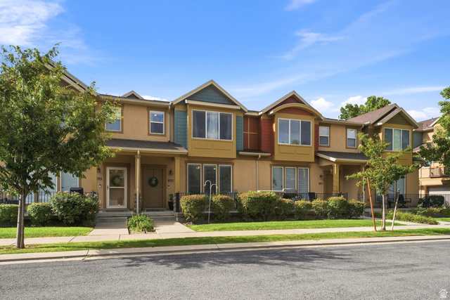 897 W Waterside Dr — photo