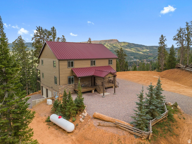 1142 N Aspen Dr — photo