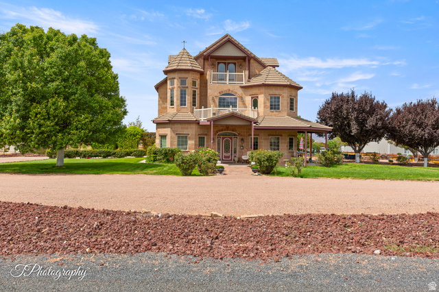 885 N Old Farms Rd — photo