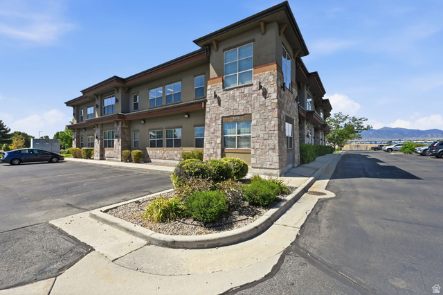 7478 S Campus Dr #201 — photo