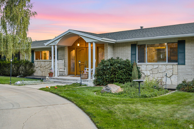 1741 N Driftwood Dr — photo