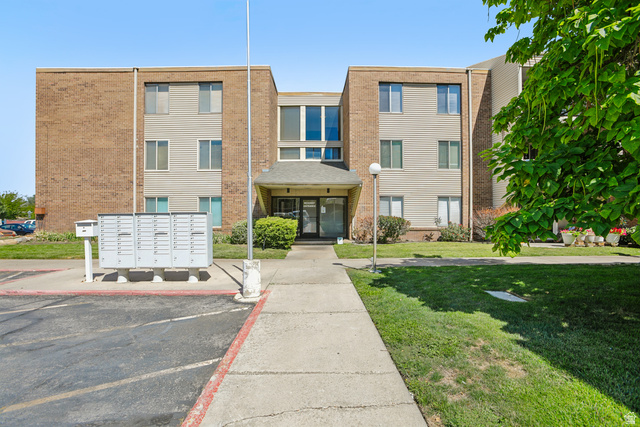 290 N 500 W #301 — photo
