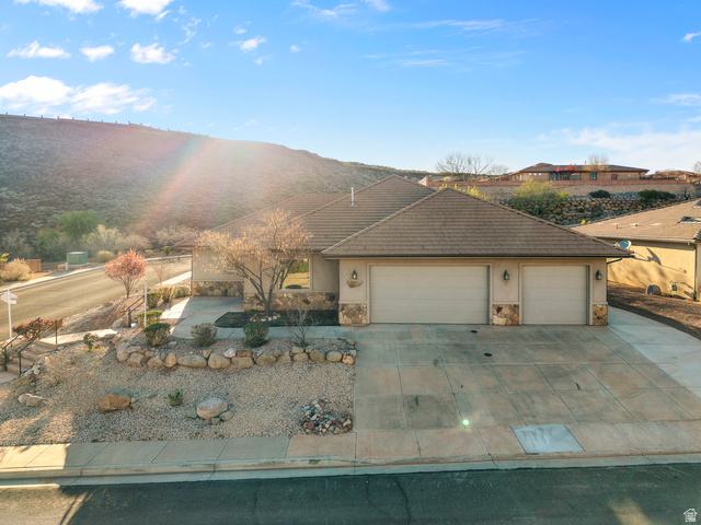 1907 N Creek Side Ct — photo