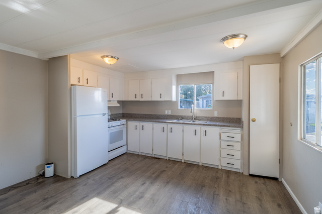3023 Constitution Dr — photo