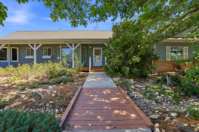 1474 N 1930 W — photo