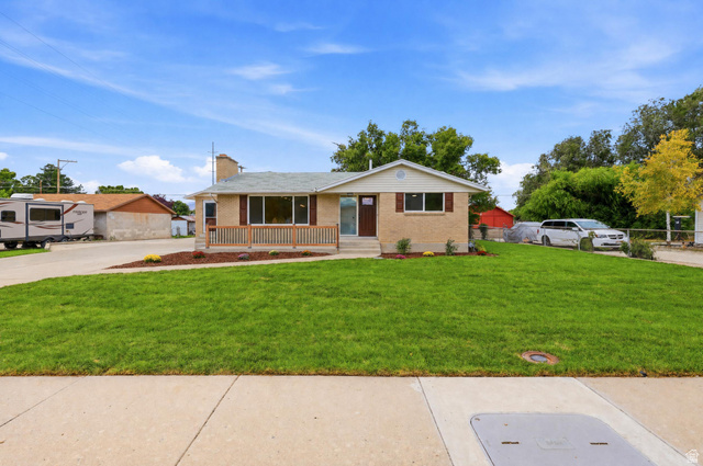 6978 S 2700 W — photo