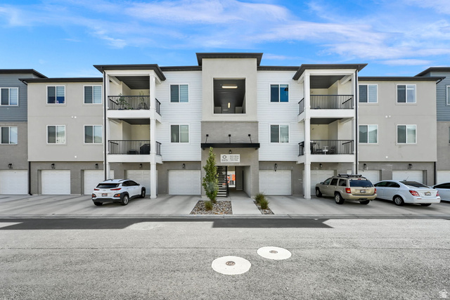 3373 W 1960 N #202 — photo