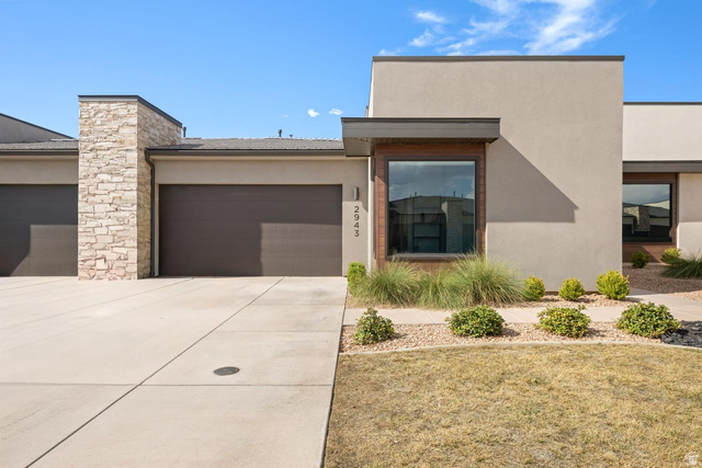 2943 E Snowberry Dr — photo