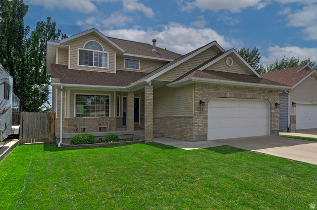 236 E Ashbrook Cir — photo