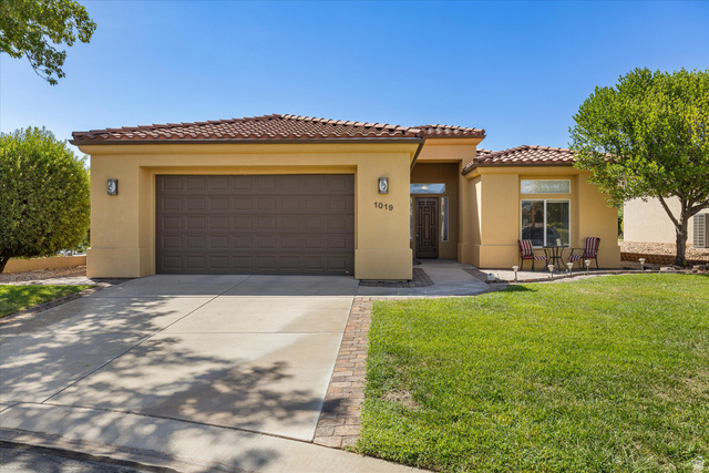 1019 W Shadow Ridge Dr — photo